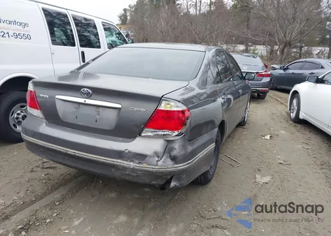 2005 Toyota Camry Std z USA, uszkodzony, nr VIN 4T1BE32K95U509414